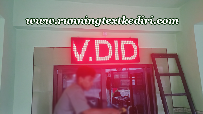 <p>Pemasangan Running Text ini sangat menarik anda bisa menampilkan tulisan menggunakan running text tersebut dengan warna merah dan ukuran tulisan juga dapat di sesuaikan, tulisan tersebut bisa berupa nama brend atau nama lokasi anda saat ini seperti sekolah atau puskesmas bisa juga tempat usaha lainnya, harga juga rendah barang berkualitas terbaik.</p>